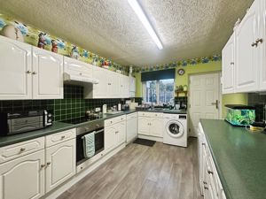 Kitchen- click for photo gallery